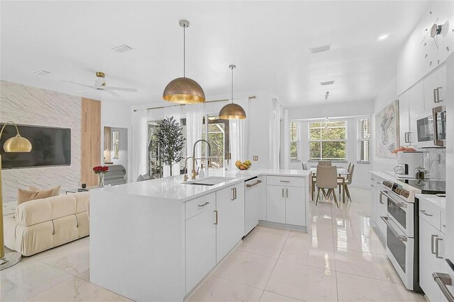 Building Photo - 4146 Westbourne Cir