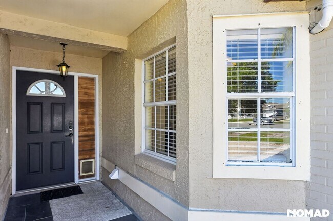 Building Photo - 3BR Modern Orlando 32824 Some Utilities Inc.
