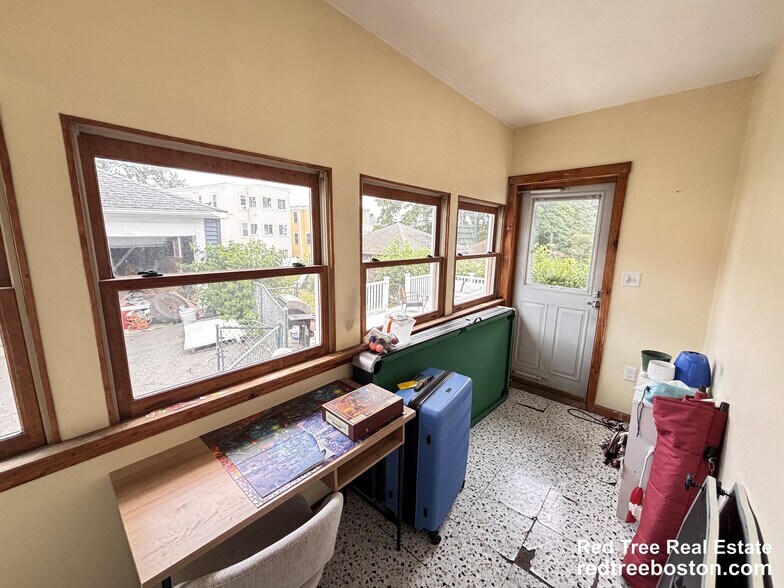 Building Photo - 45 Matchett St