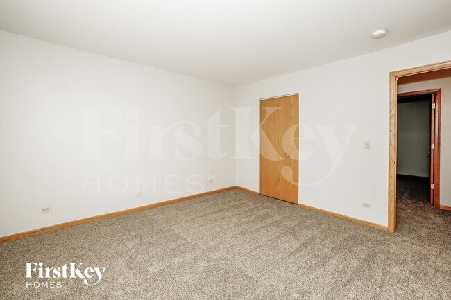 Building Photo - 1907 Vermette Cir