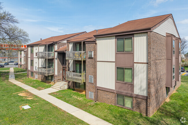 Building Photo - White Oaks Apartments