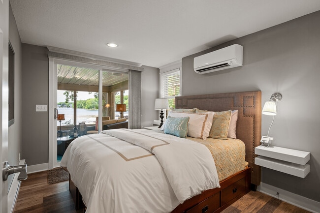 Building Photo - 16654 Inguadona Beach Cir SW