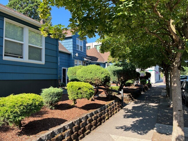 Building Photo - Charming 1-Bedroom Apartment in the Heart ...