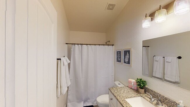 Building Photo - Ken-561 N 10th Pl. Show Low, AZ 85901