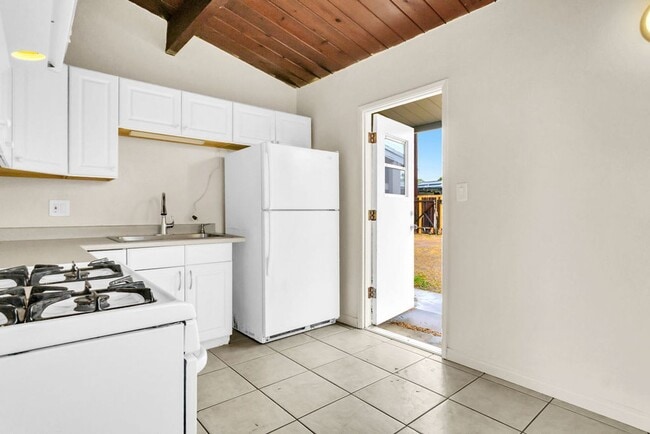 Building Photo - Clairemont Mesa Blvd 4414-4416 Duplex