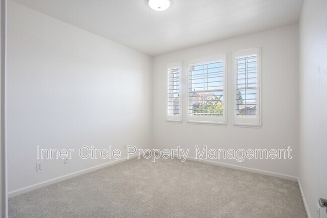 Building Photo - 5560 McFarlan Ranch Dr
