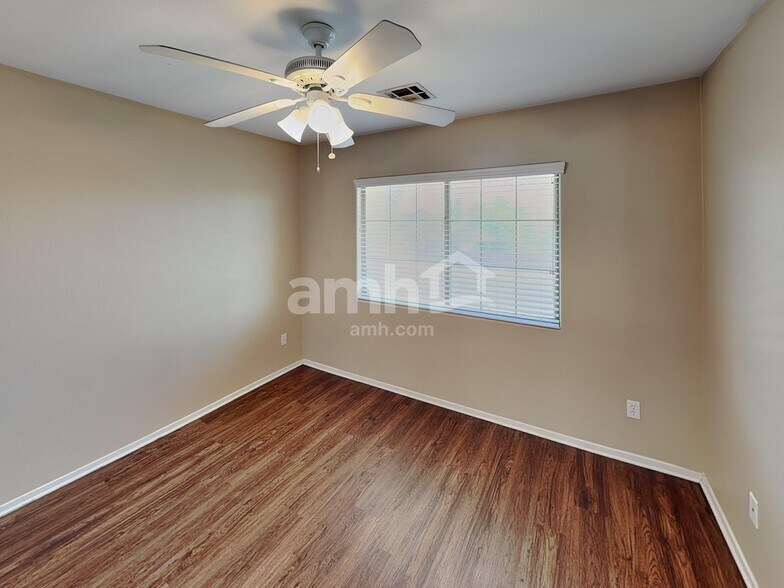 Building Photo - 5516 Stelle Amore St