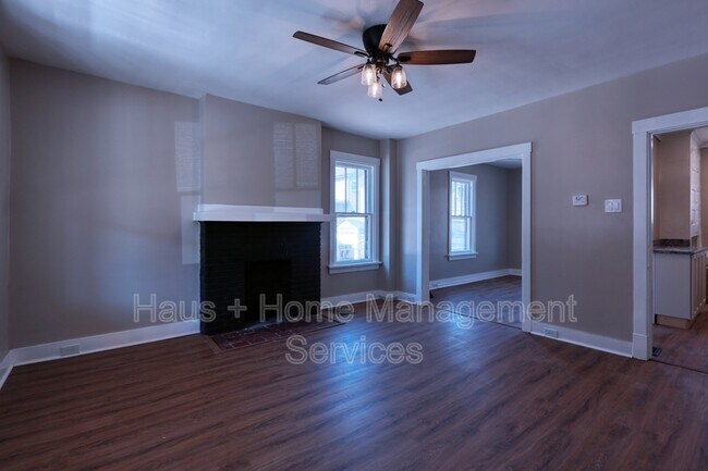 Building Photo - 68 Dewey St