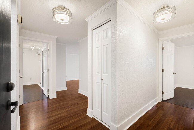 Building Photo - 7501 Greenwood Ave N