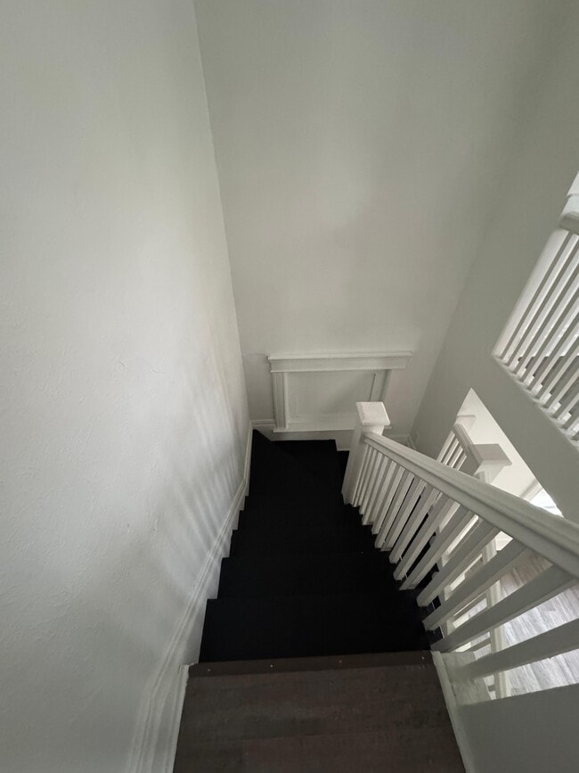 Building Photo - 728 W Colfax Ave