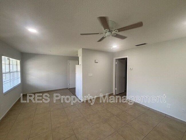 Building Photo - 1031 Columbia Ave