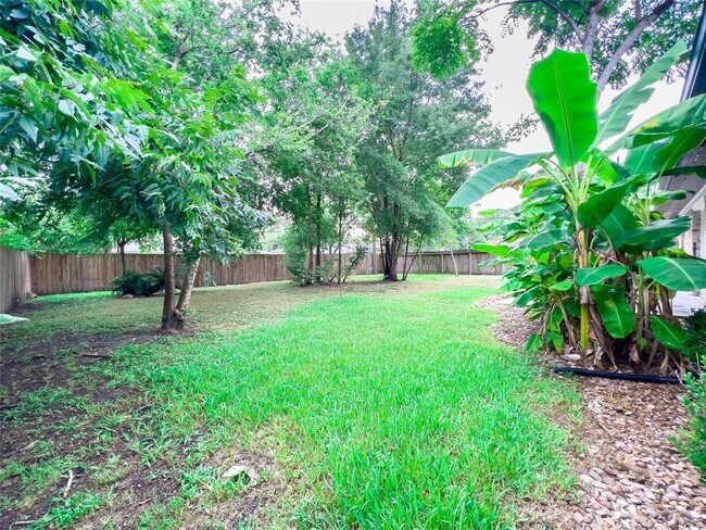 Building Photo - 5923 Dawnridge Dr