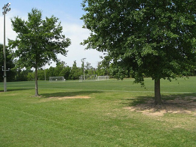 Building Photo - 8934 Alcina Dr