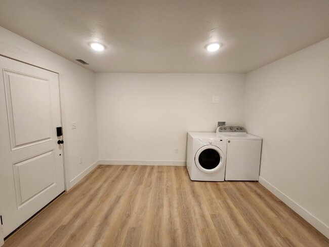 Laundry - 639 S 340 E