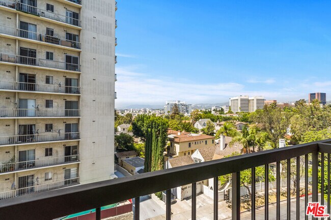 Building Photo - 10747 Wilshire Blvd