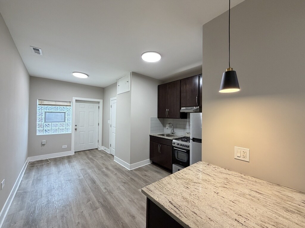 Building Photo - 4020 N Bell Ave