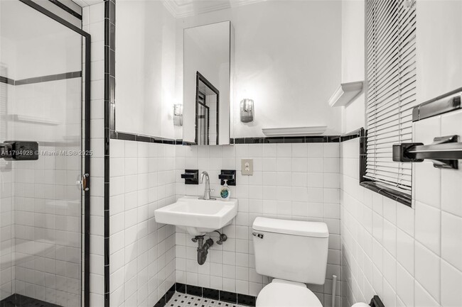Building Photo - 5390 Sunset Dr