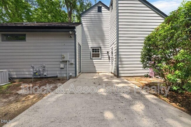 Building Photo - 105 Ellsworth Pl
