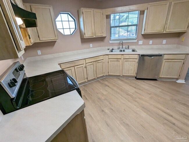 Building Photo - 7415 Lillie Ln