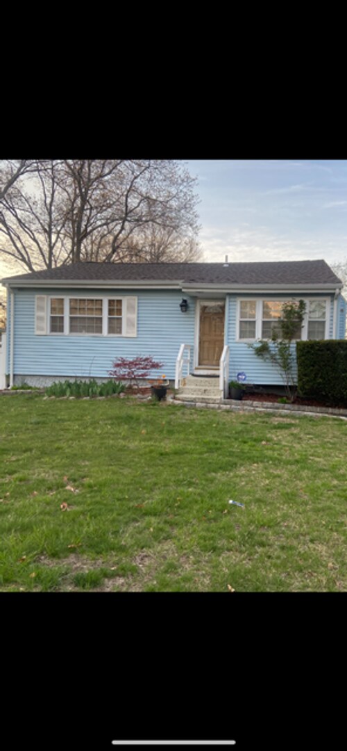 Primary Photo - Well-Maintained 3-Bedroom House