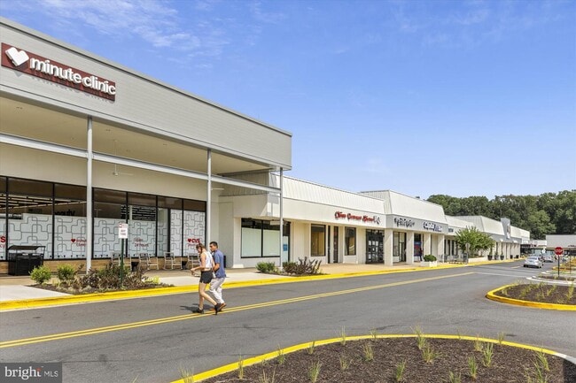 Building Photo - 7561 Heatherton Ln