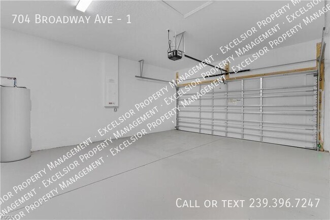 Building Photo - 704 Broadway Ave
