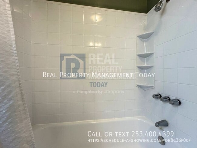 Building Photo - 910 N Union Ave