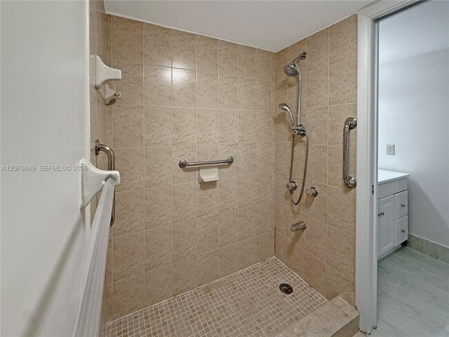 Building Photo - 995 SW 84th Ave