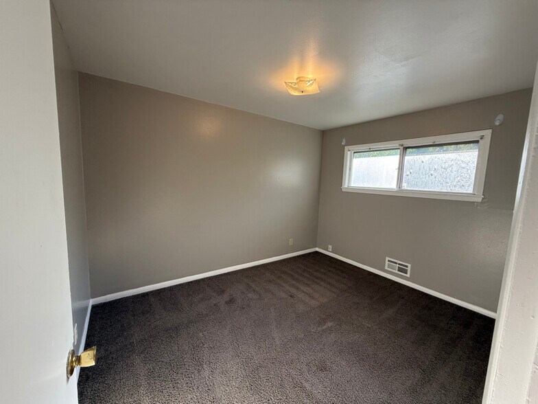 Building Photo - 5351 N 83rd St