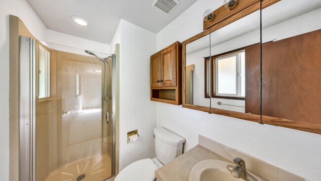 Building Photo - 6127 Parkside Dr
