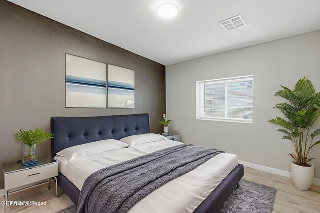 Building Photo - 9207 Santa Rosalia Ct