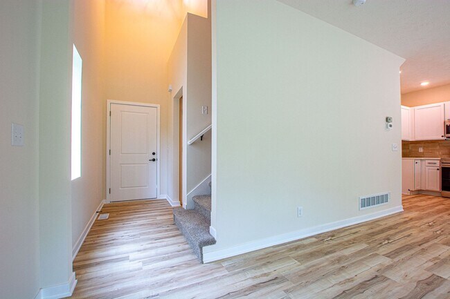 Building Photo - 7118 N 79th Ct