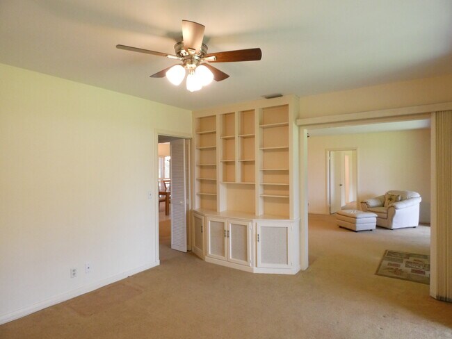 Building Photo - 3 SE Turtle Creek Dr