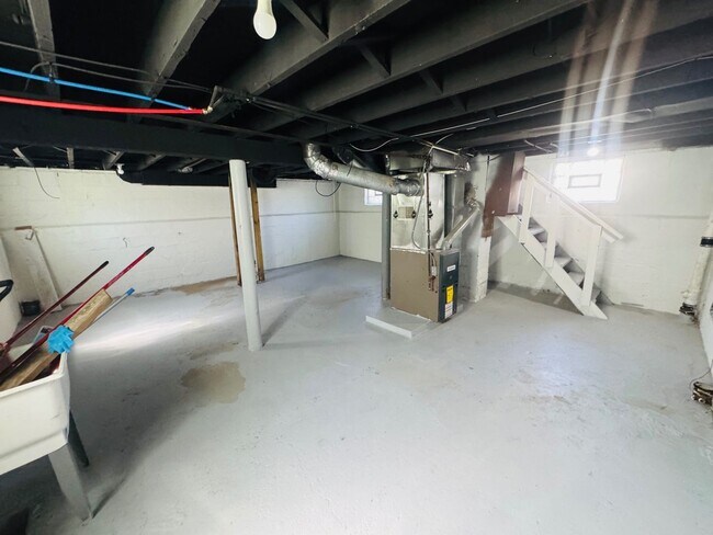 Building Photo - 10422 Dove Ave