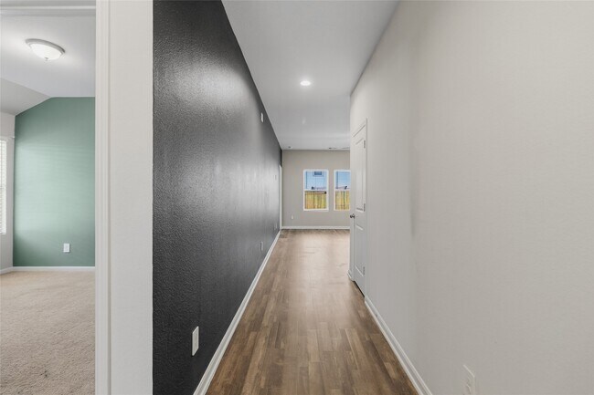 Building Photo - 111 Bering Dr