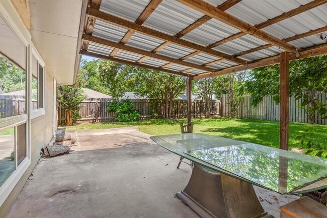 Building Photo - 10425 Quail Ridge Dr
