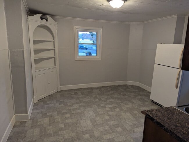 Building Photo - 225 Poplar St