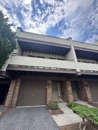 Building Photo - 82 Meadowview Ct