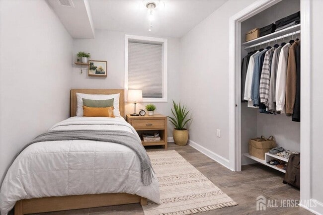 Building Photo - 316 Evergreen Ave