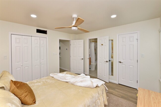 Building Photo - 3224 Timmons Ln
