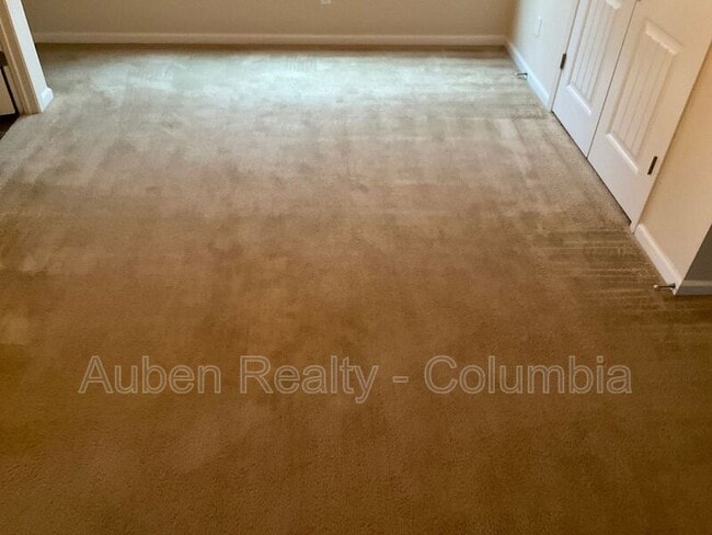 Building Photo - 204 Ashmore Ln