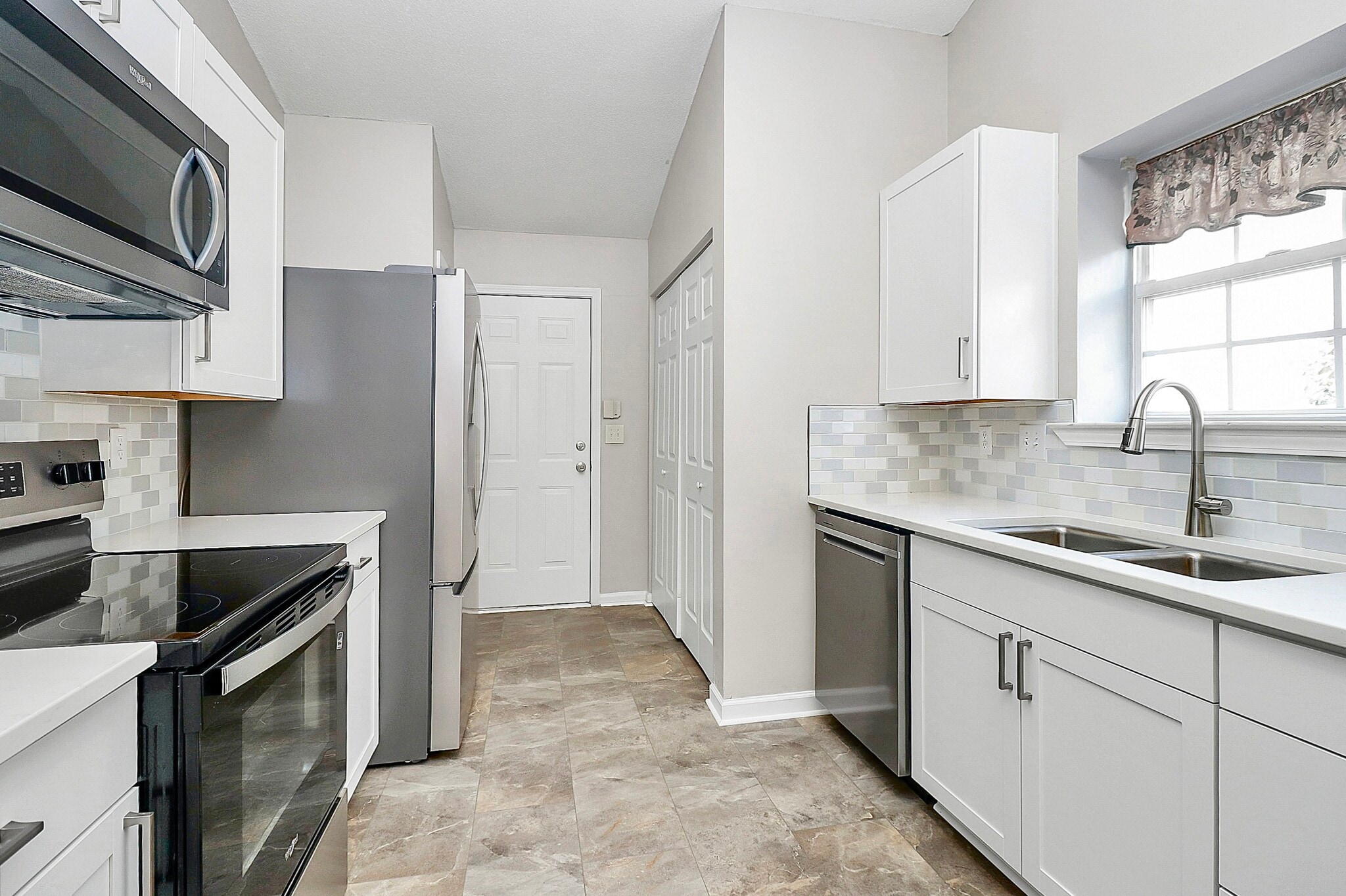 Building Photo - 14414 Arbor Ridge Dr