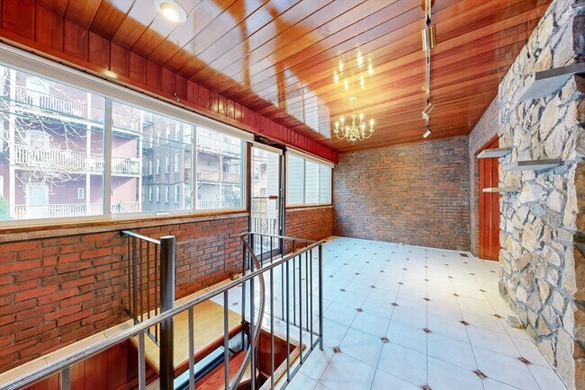 Building Photo - 71 Lubec St