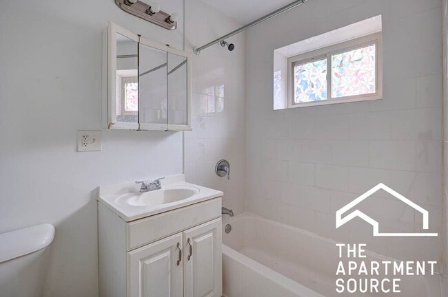 Building Photo - 2534 W Fitch Ave