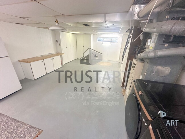 Building Photo - 5335 Cottage St