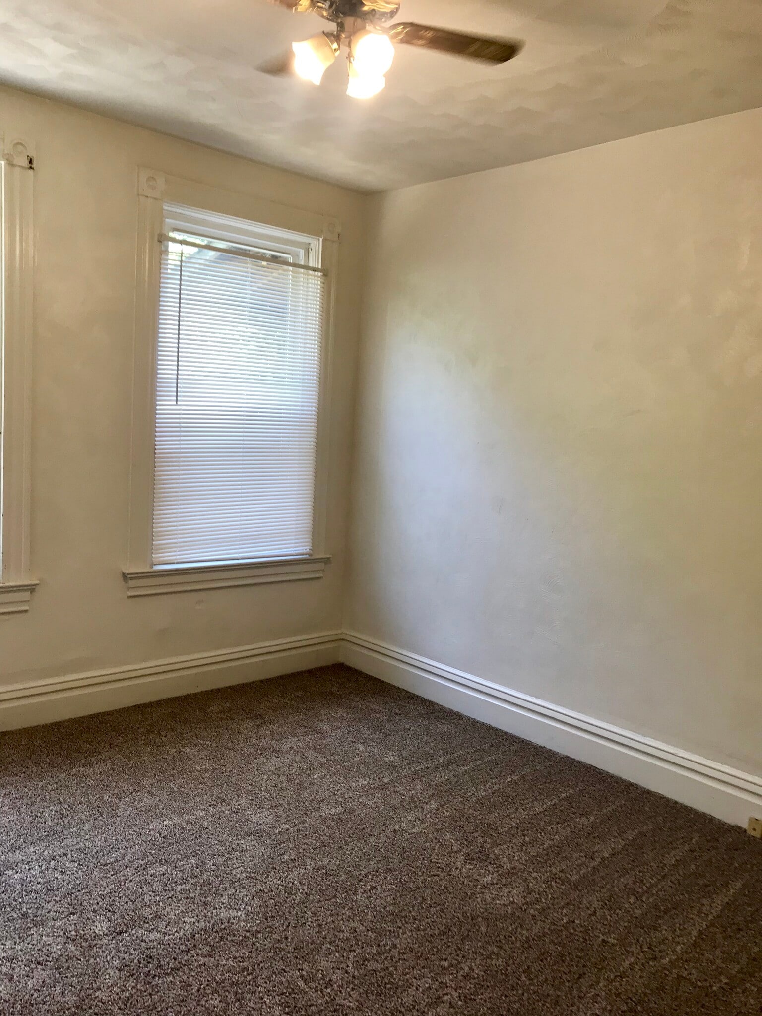 Building Photo - 674 Middle Ave