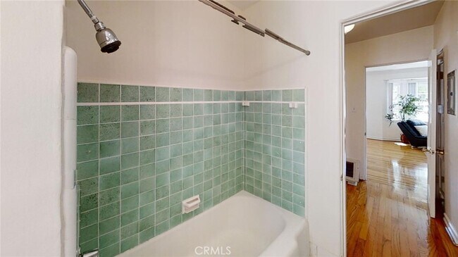 Building Photo - 5669 San Vicente Blvd