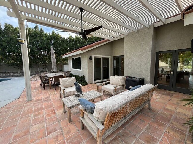 Building Photo - 39866 Newcastle Dr