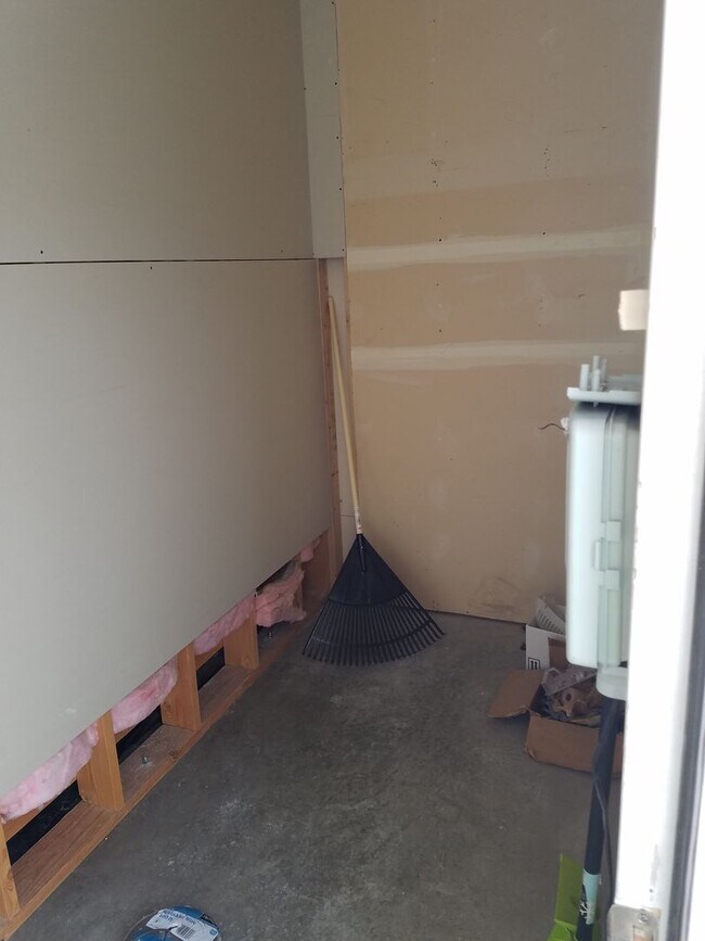 Building Photo - 800 Central Ave