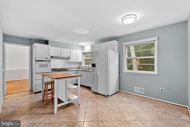 Building Photo - 4222 Braeburn Dr